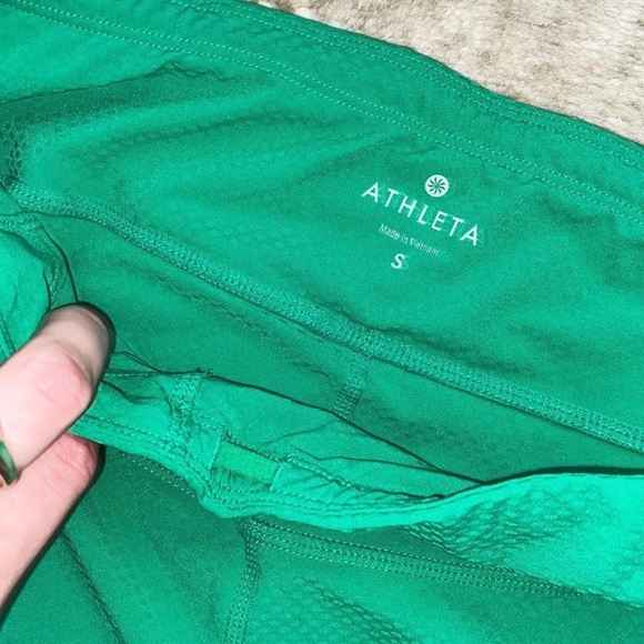 Athleta Dobby Be Free green capri leggings - Picture 2 of 4